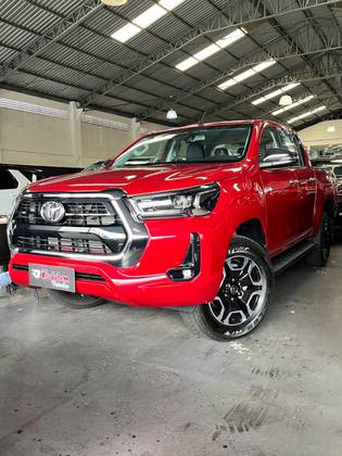 TOYOTA HILUX 2.8 D-4D TURBO DIESEL CD SRV 4X4 AUTOMÁTICO TOYOTA HILUX 2.8 D-4D TURBO DIESEL CD SRV 4X4 AUTOMÁTICO